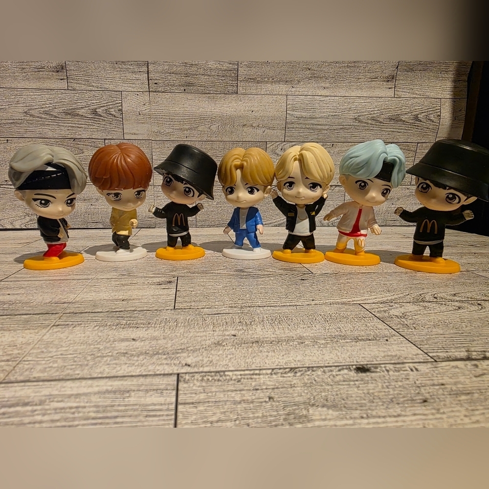 McDonald's Chibi Collectible Figure Set - Yellow, Black, Blue, Blonde, Mint